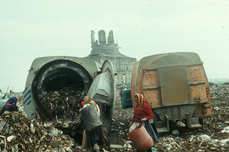 Ion Dumitriu - Gallery - Slides - Garbage Pit 05