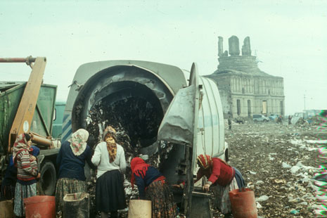 Ion Dumitriu - Gallery - Slides - Garbage Pit 06